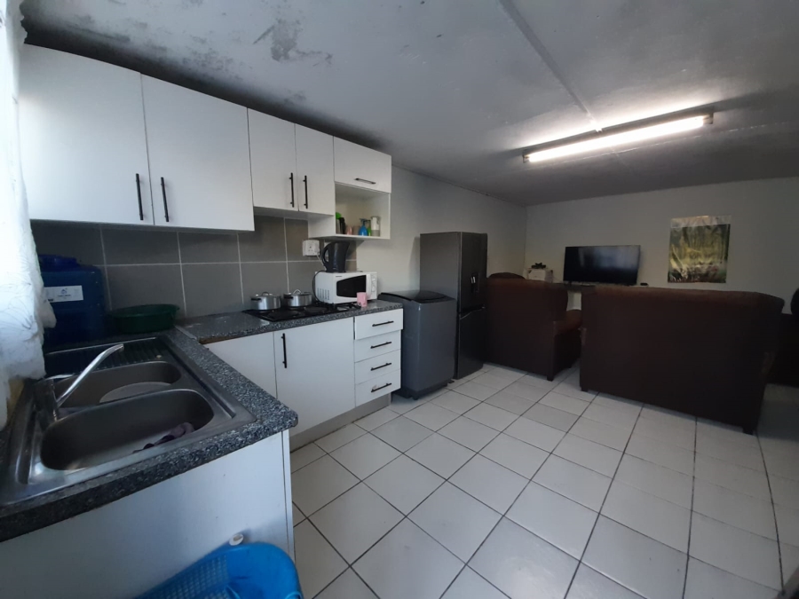 To Let 2 Bedroom Property for Rent in Cambridge Eastern Cape